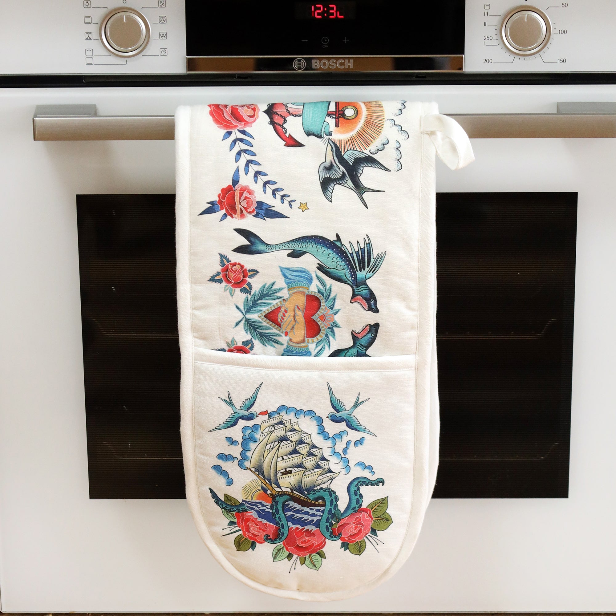 The Sailor's Story Oven Gloves