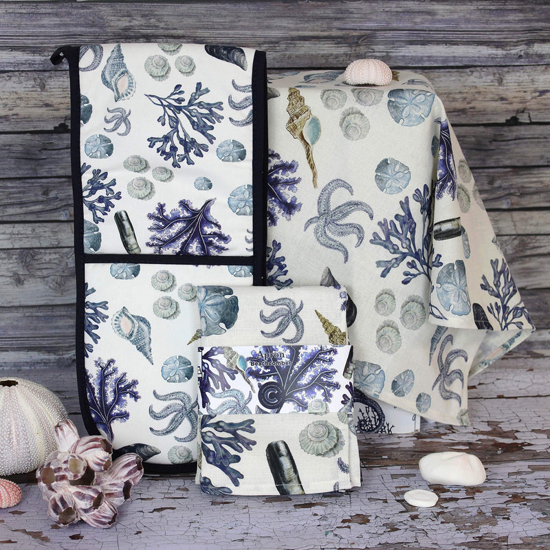 Luxury hamper of Beachcomber designed quality apron, tea towel and oven gloves Cream Cornwall